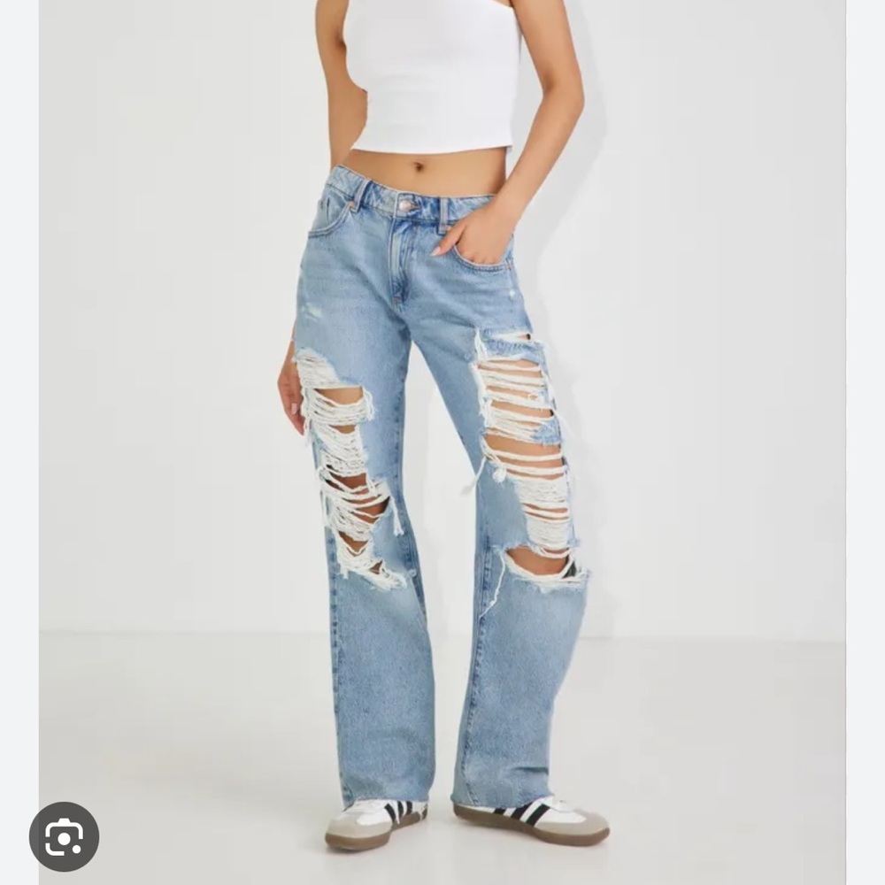 Shredded Low Rise Slouchy Jean